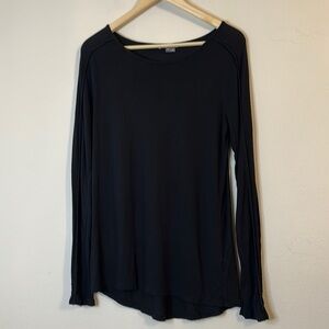 Vince 100% Rayon Long Sleeves Pullover size M